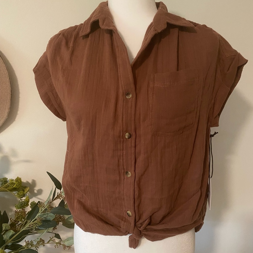 Rust Buttoned Short Sleeve Top